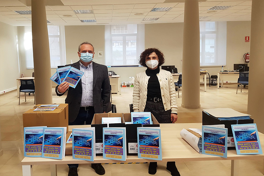 El departamento de Educación del Ayuntamiento de Sagunto presenta la guía de orientación educativa 'Qué puedes hacer después de 4.º de ESO?'