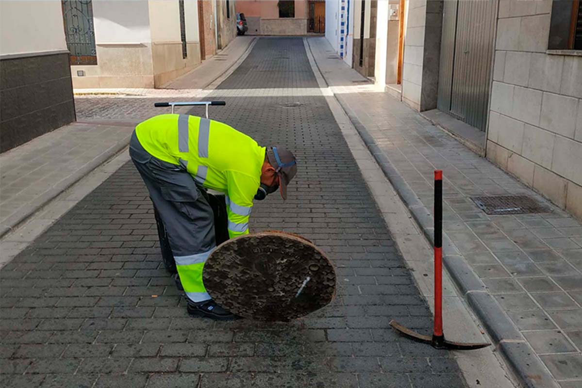 El departamento de Sanidad continúa esta semana y la siguiente con la campaña de desratización y desinsectación