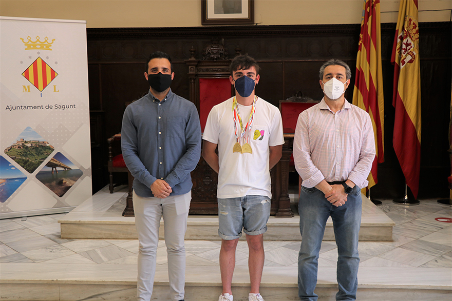 El Ayuntamiento de Sagunto recibe al campeón de España de Pesca a caña, Guillem Martínez