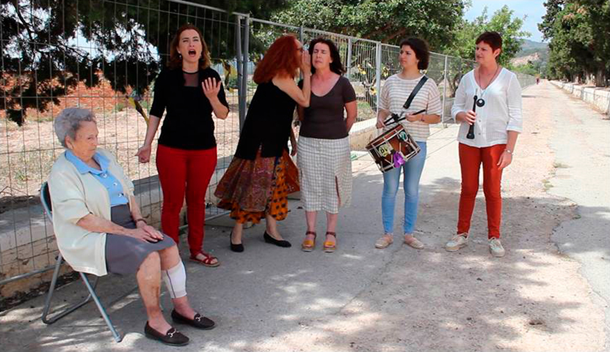 El Centro Cívico acoge desde esta tarde la exposición De coros, danzas y desmemoria