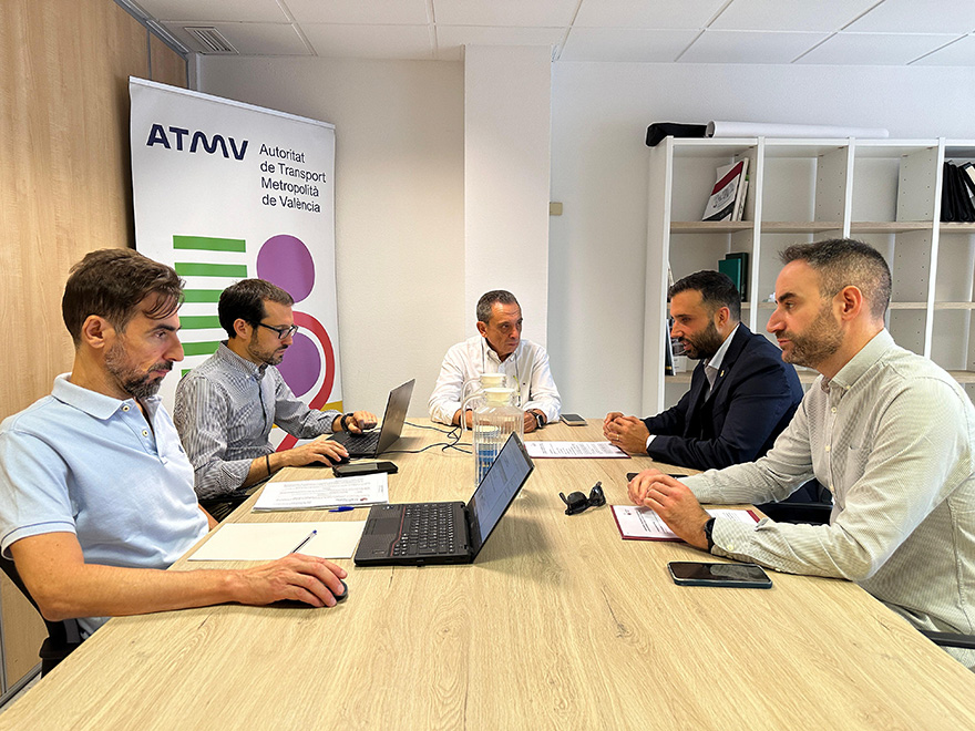 Moreno: “No vamos a dejar de insistir hasta que veamos soluciones en el servicio de autobús a València”