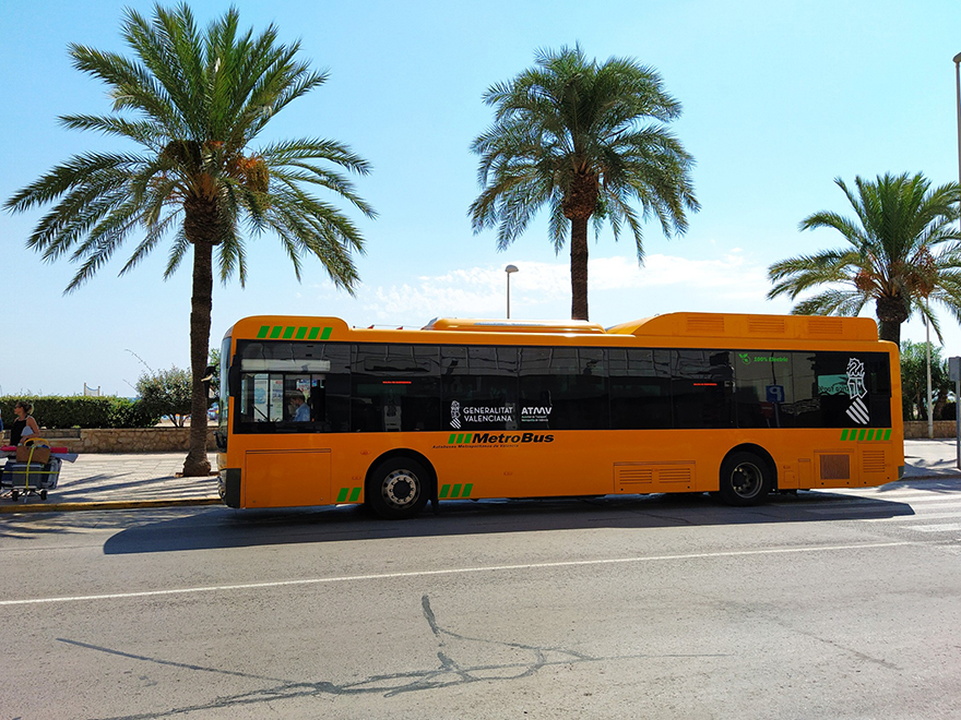 El servicio de transporte urbano de Sagunto prueba modelos de movilidad sostenible con un nuevo autobús 100% eléctrico