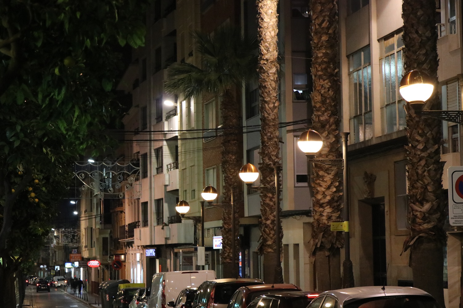 El Pleno aprueba instar al Gobierno de España a controlar el precio de la luz y del gas para pequeños consumidores