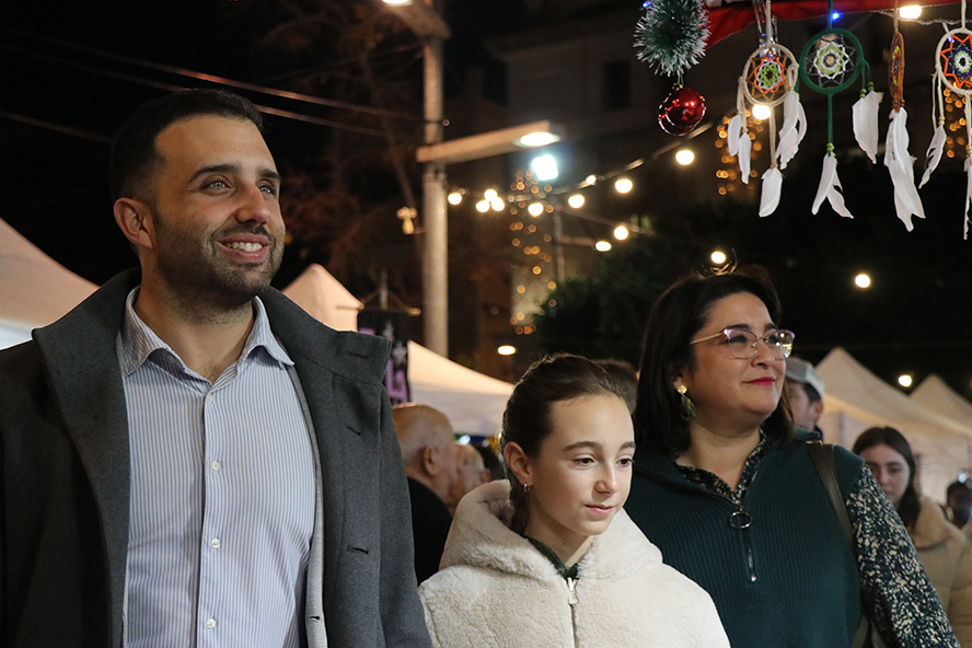 Abierto el Mercado de  Reyes en la plaza Cronista Chabret