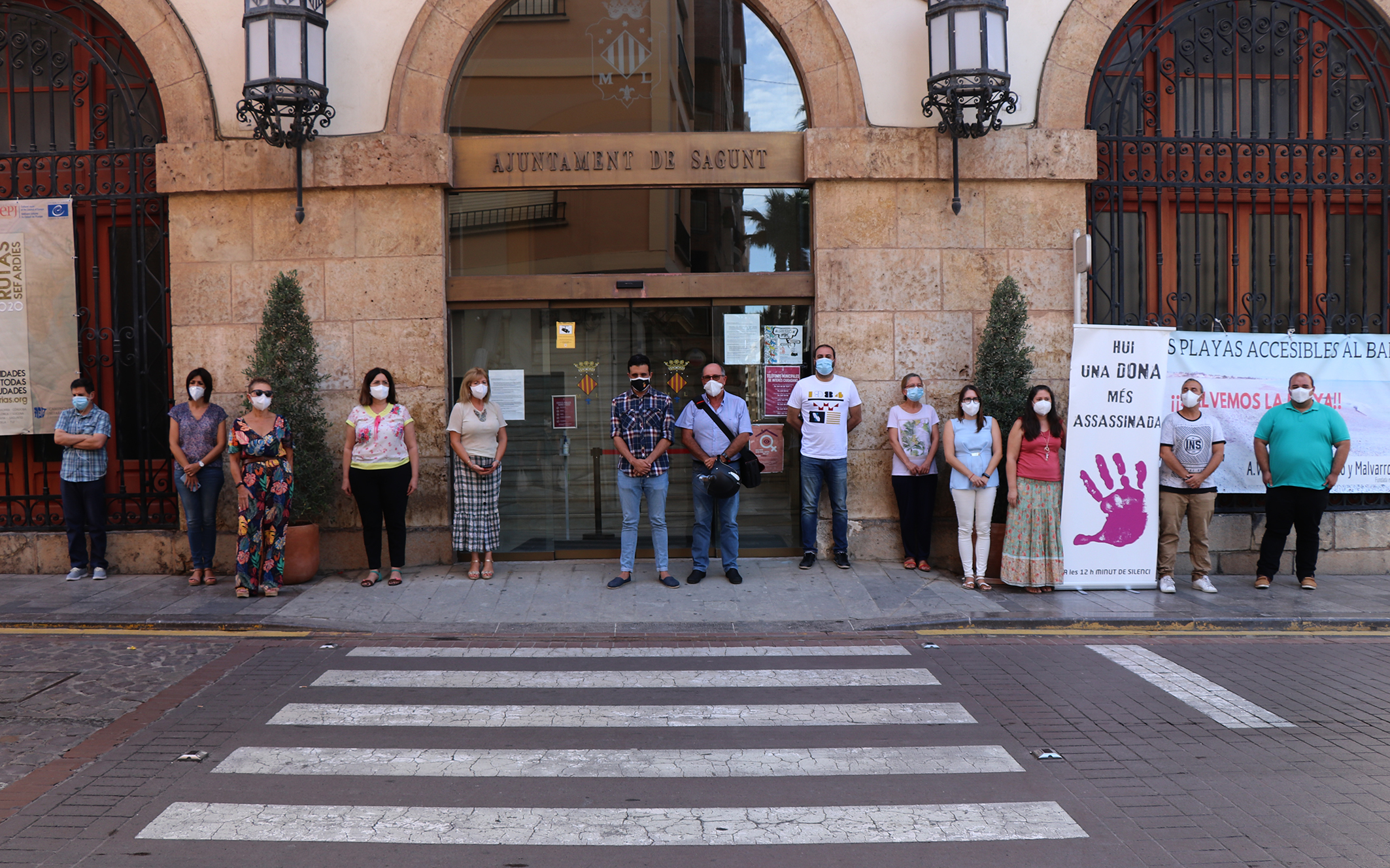 Sagunto guarda un minuto de silencio en señal de condena y repulsa por el presunto asesinato machista ocurrido en Oviedo