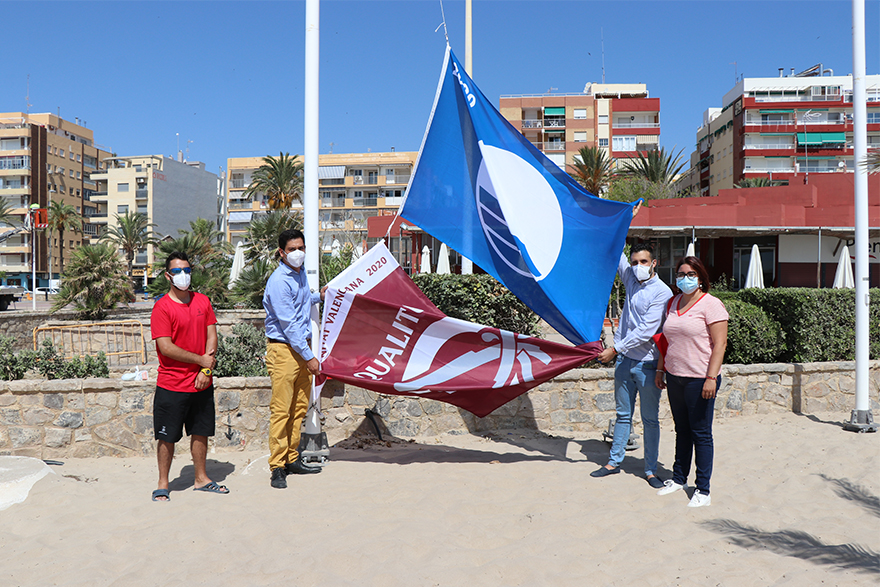 Las playas de Puerto de Sagunto, Almardà y Corinto renuevan un año más el reconocimiento a la calidad de la Bandera Azul