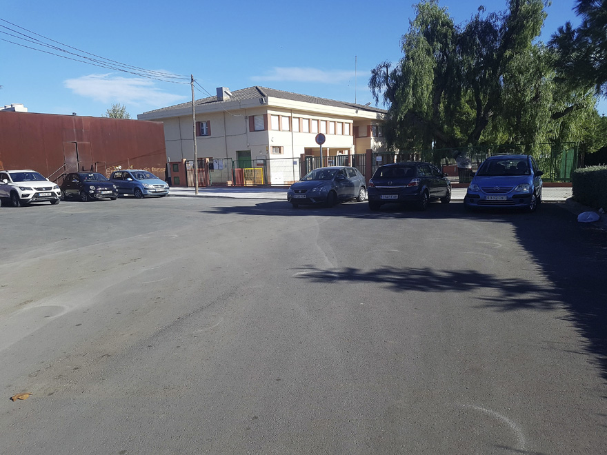 El Ayuntamiento mejora las condiciones del colegio La Pinaeta 