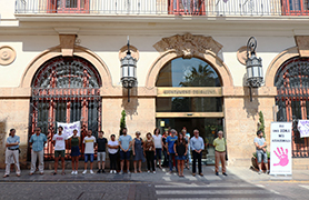 Sagunto guarda un minuto de silencio por los presuntos asesinatos machistas ocurridos este fin de semana
