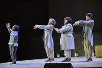 Mónica Oltra assisteix a l'obra L'Assemblea de les Dones a Sagunt a Escena