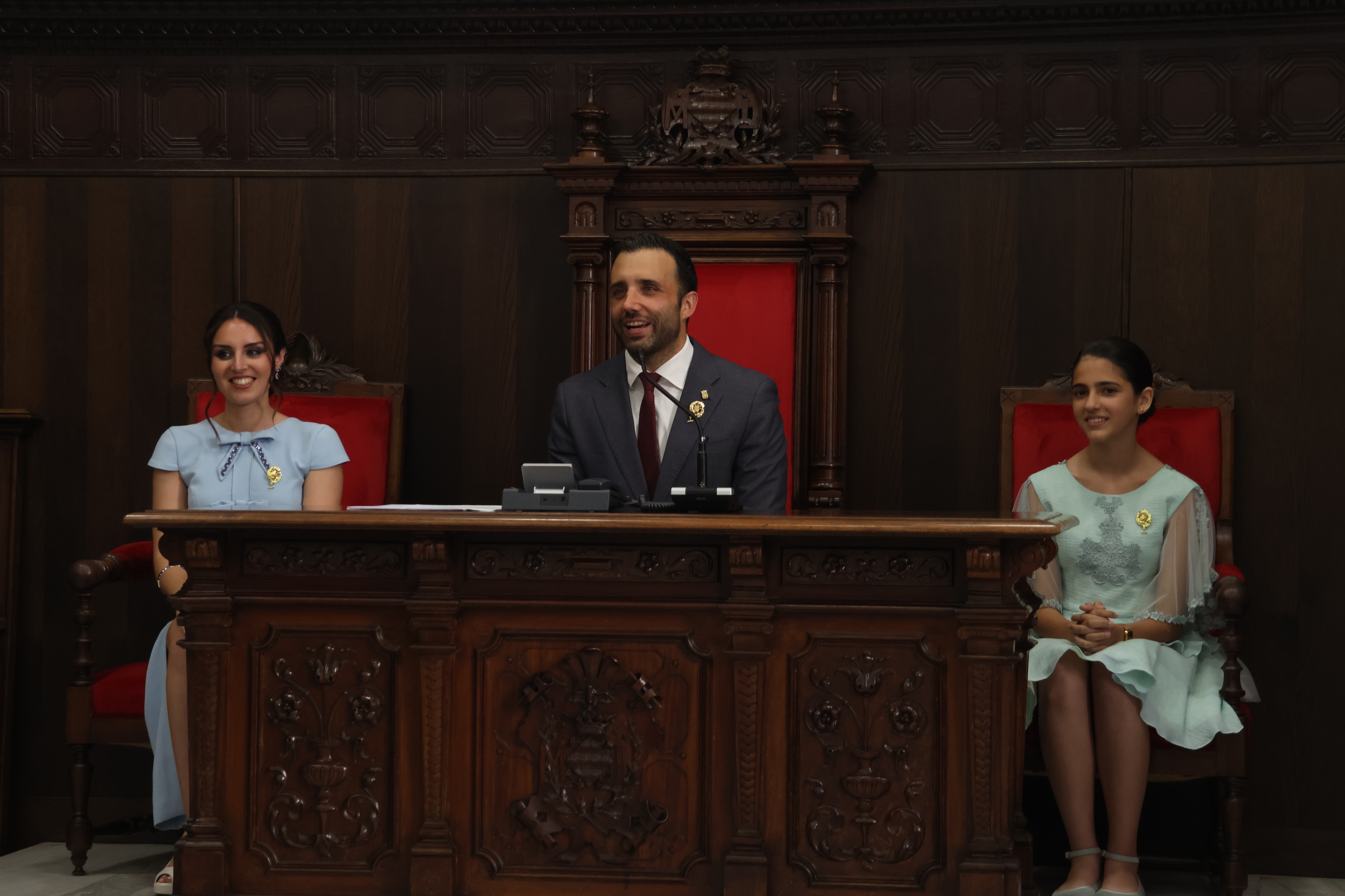 El alcalde comunica la elección de las nuevas Falleras Mayores del Camp de Morvedre para el ejercicio 2026-2027