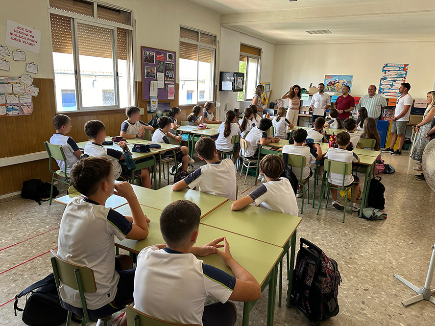 El departamento de Actividad Física, Salud y Deporte entrega el Premio Dorsal 261 al Centro Concertado María Inmaculada