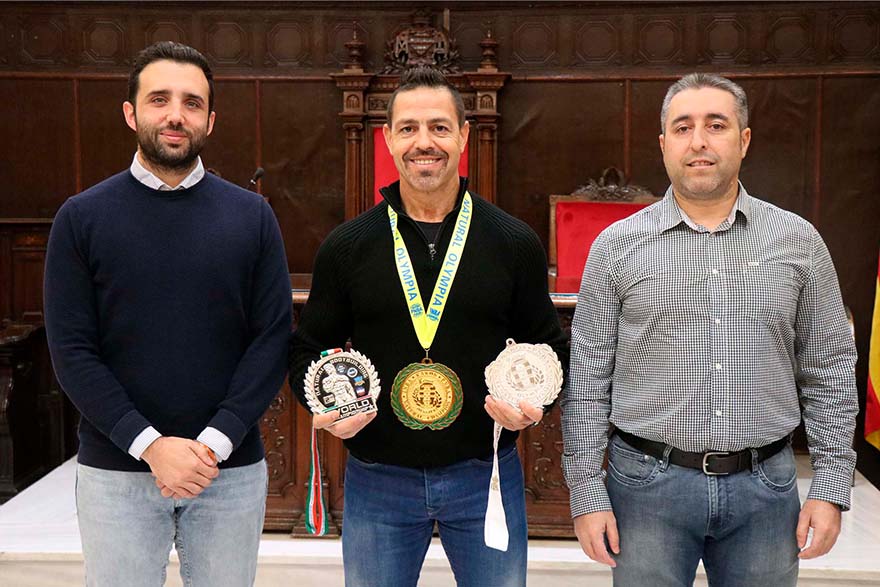 El Ayuntamiento recibe a José María García, campeón de España de Culturismo 
