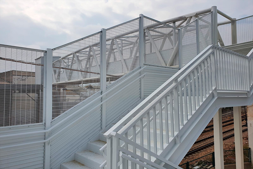 Abierta ya la pasarela peatonal situada sobre la línea de ferrocarril Valencia-Sagunto-Barcelona situada en la calle Canet d’en Berenguer