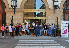 Sagunto guarda un minuto de silencio por el presunto asesinato machista ocurrido en Jaén