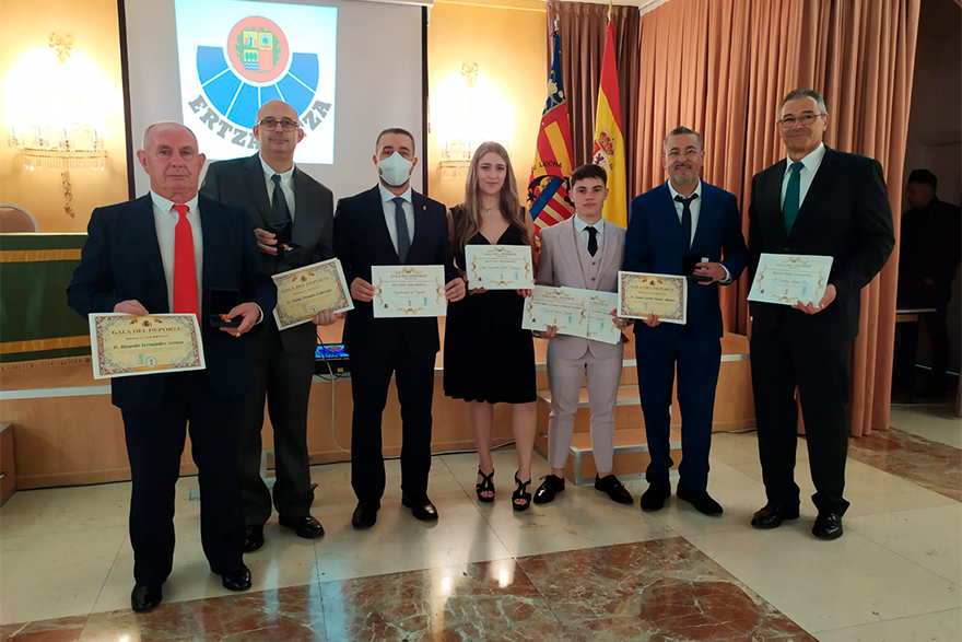 El Ayuntamiento de Sagunto recibe una mención honorífica en la Gala del Deporte de la Federación Valenciana de Lucha